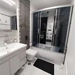 Apartament 1bdr Luxurious Flat With Pool And Garden