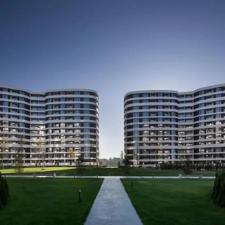 Apartament 1bdr Luxurious Flat With Pool And Garden