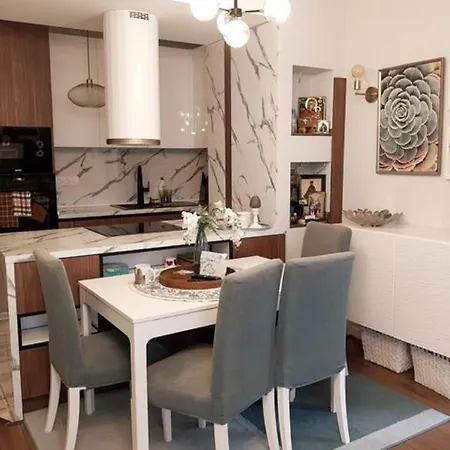 красив с целогодишен топъл басейн и джакузи فارنا