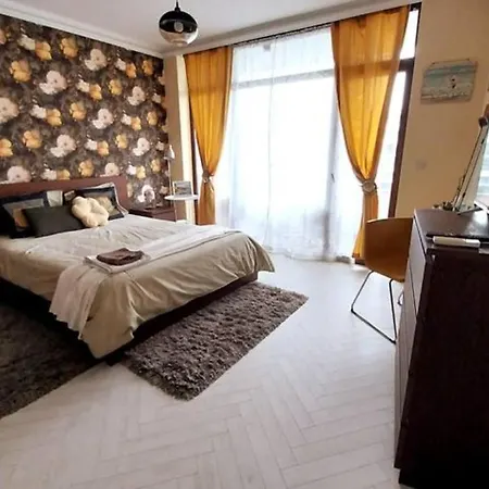 Apartament 1bdr Luxurious Flat With Pool And Garden Warna