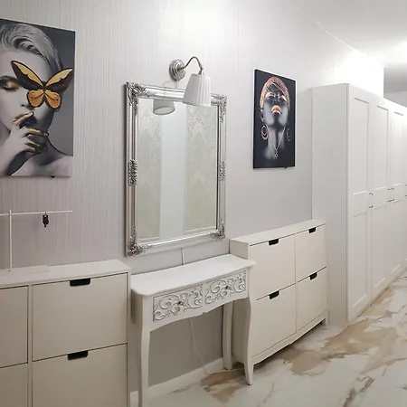 Varna 1Bdr Luxurious Flat With Pool And Garden